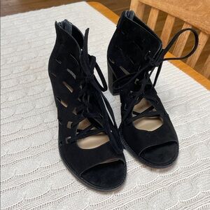 Vince Camuto Tressa Black 2.75” Heeled Leather Roman Sandals 8.5 laces heel zip